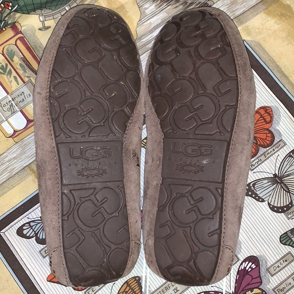 Ugg Australia  Ansley Women's Slippers US 6 Dolphin Sheepskin Moccasin. Used. - Picture 10 of 12